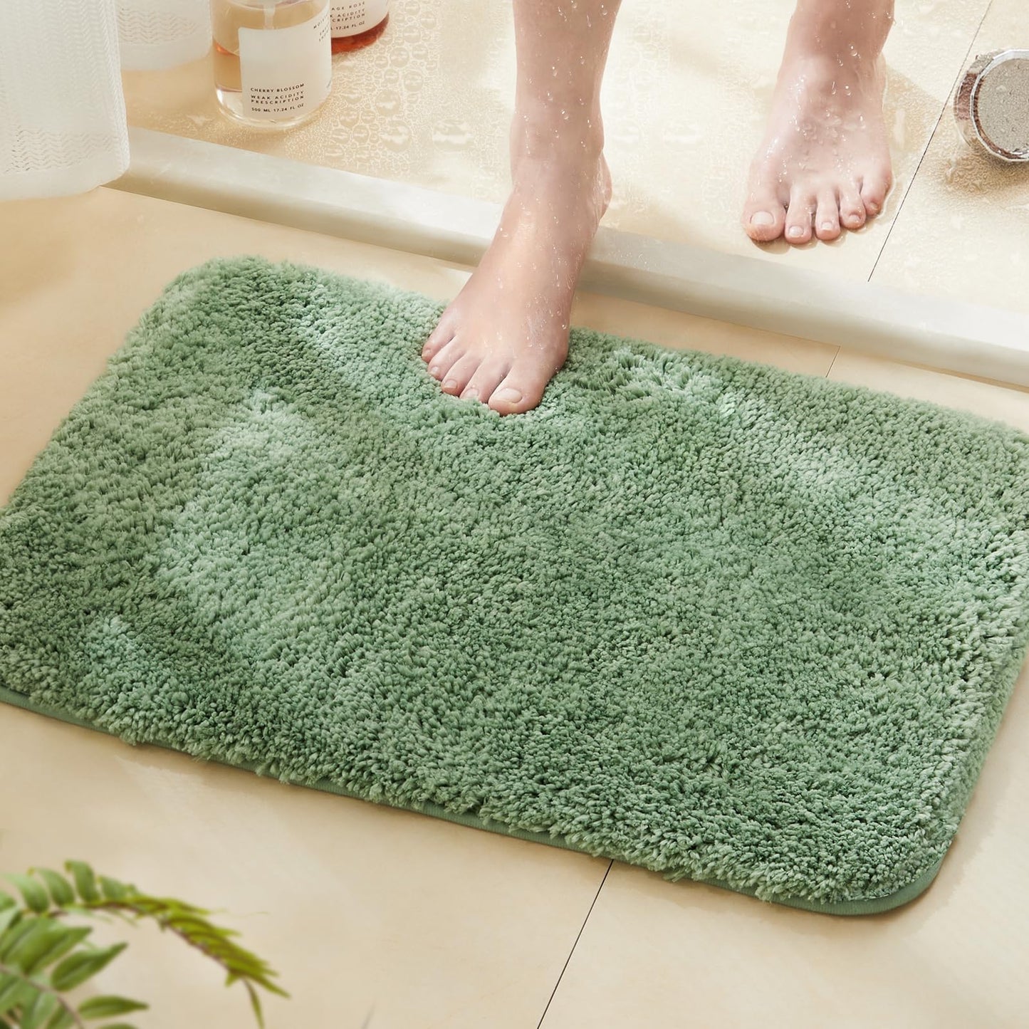 TECHMILLY Super Soft Shaggy Bathroom Rugs, Absorbent Thick Non Slip Microfiber Bath Rugs, Quick Dry Machine Washable Bath Mat for Bathroom Floor, Bathtub and Shower 17"x24"